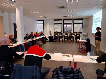 📚✍️ Formation continue taxis! avec intervention des Boers cet après midi 👌🚕🚨
#taxi #taxiparisiens #taxiparis #t3p #miseajour #formation #formationcontinue...